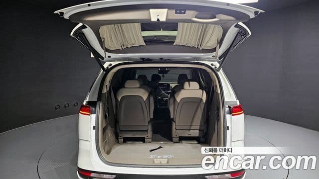 Kia Carnival 2023 — Şəkil 20/20
