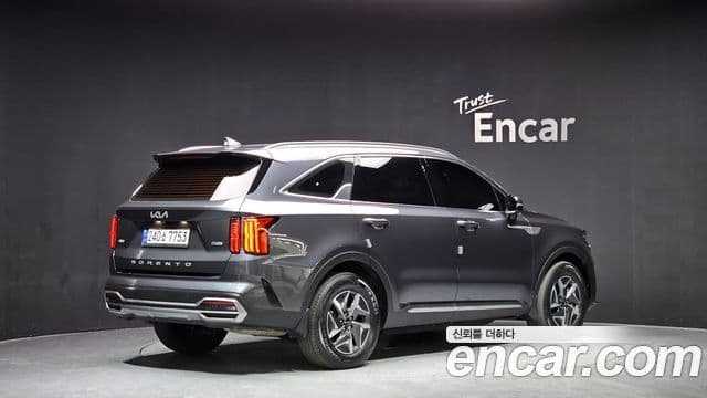 Kia Sorento 2022 — ფოტო 2/20