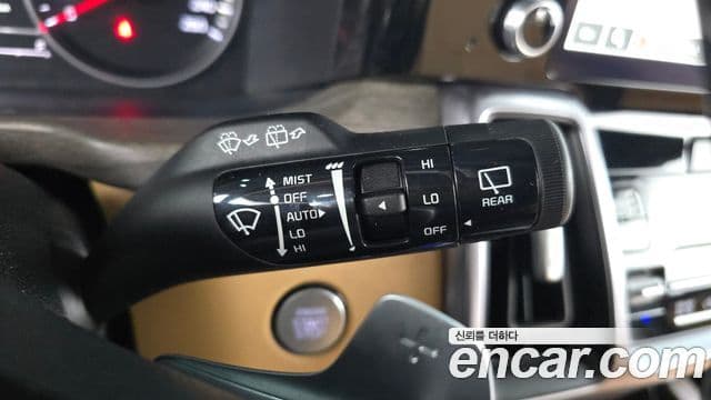 Kia Sorento 2022 — ფოტო 17/20