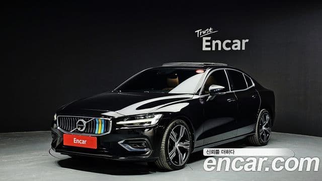 Volvo S60 2022 — Şəkil 1/20