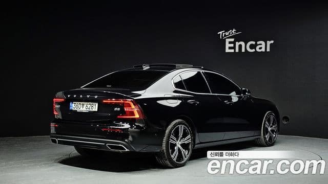 Volvo S60 2022 — Şəkil 2/20