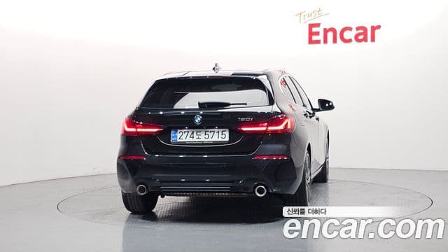 BMW 1 Series 2022 — Şəkil 4/20