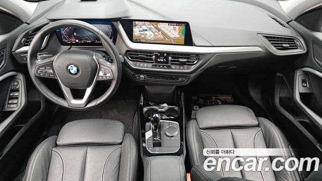 BMW 1 Series 2022 — Şəkil 7/20
