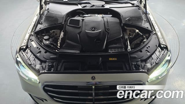 Mercedes-Benz S-Class 2022 — Photo 8/20