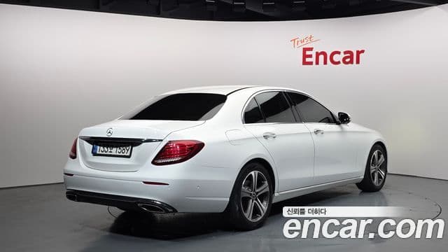 Mercedes-Benz E-Class 2019 — Şəkil 14/20