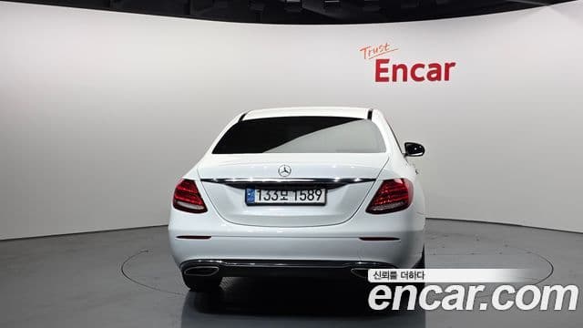 Mercedes-Benz E-Class 2019 — Şəkil 1/20
