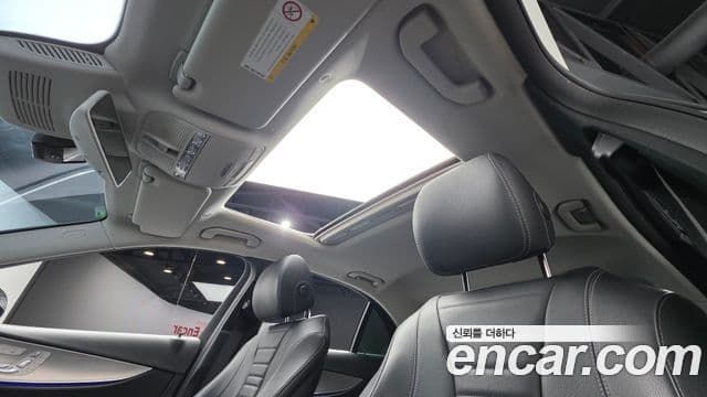 Mercedes-Benz E-Class 2019 — Şəkil 18/20
