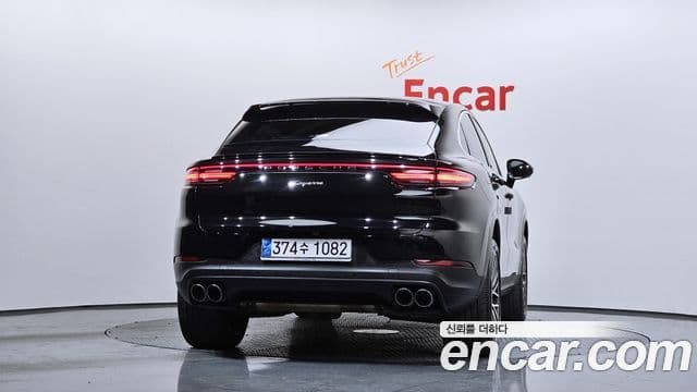 Porsche Cayenne 2022 — ფოტო 4/20