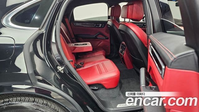 Porsche Cayenne 2022 — ფოტო 12/20