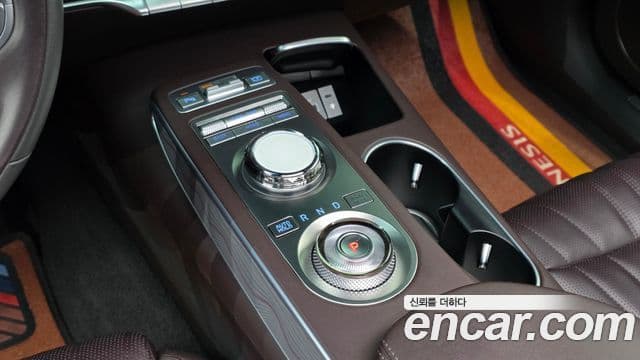 Genesis GV70 2021 — ფოტო 7/20