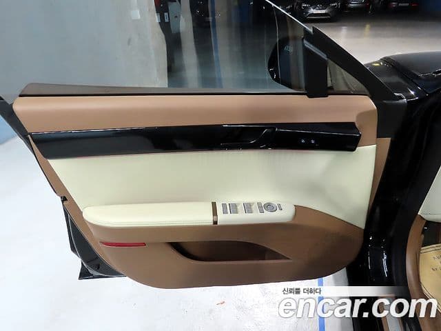 Hyundai Grandeur 2023 — ფოტო 13/20