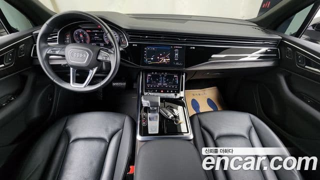 Audi Q7 2023 — ფოტო 7/20