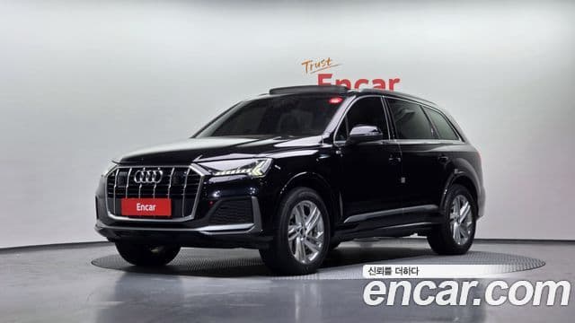 Audi Q7 2021 — Photo 6/20