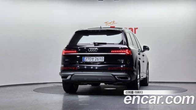 Audi Q7 2021 — Photo 15/20