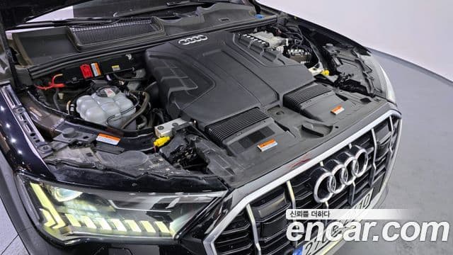Audi Q7 2021 — Photo 10/20