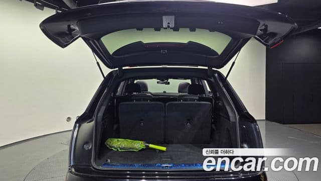 Audi Q7 2021 — Photo 12/20