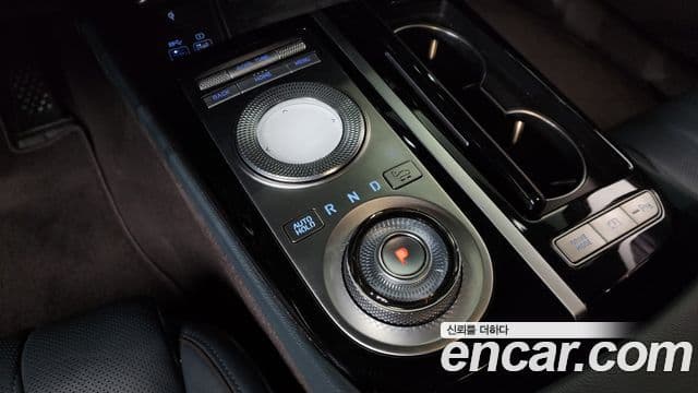 Genesis Electrified G80 2021 — Şəkil 9/20