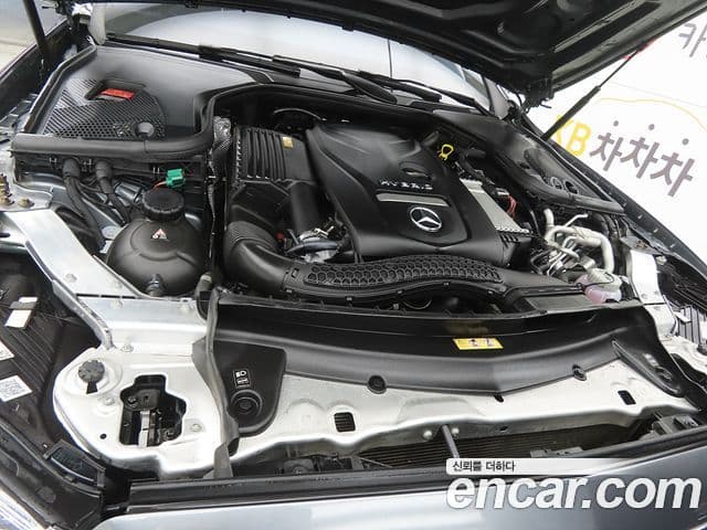 Mercedes-Benz E-Class 2021 — Photo 10/20