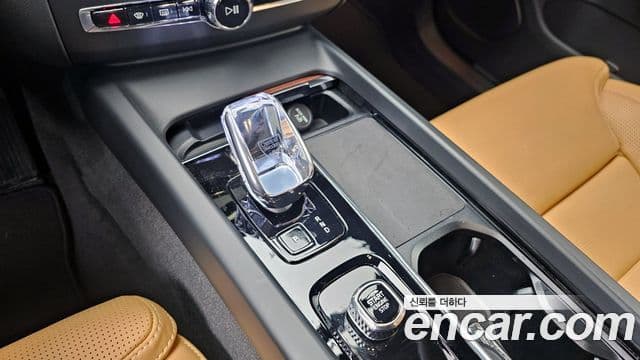 Volvo XC60 2024 — ფოტო 9/20