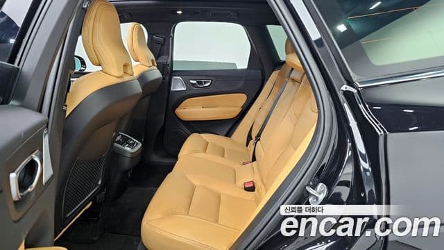Volvo XC60 2024 — ფოტო 12/20
