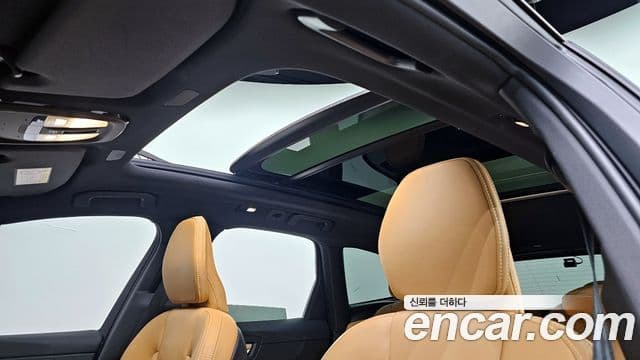 Volvo XC60 2024 — ფოტო 19/20