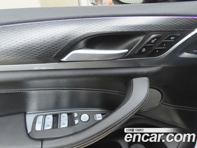 BMW X4 2022 — Photo 16/20