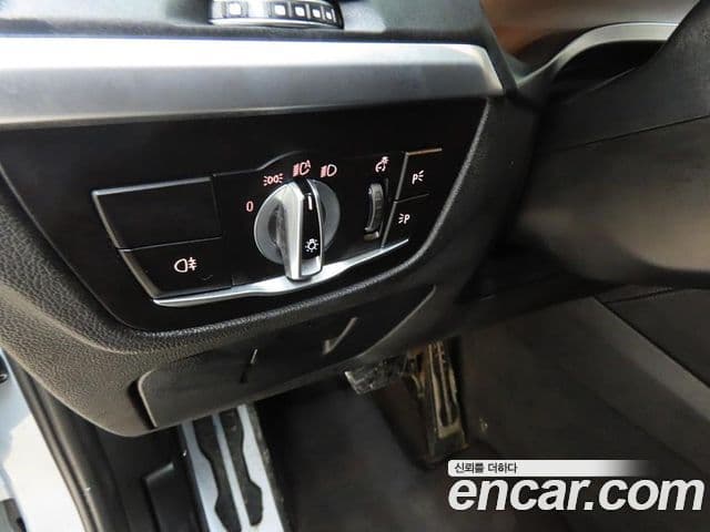 BMW X4 2022 — Photo 14/20