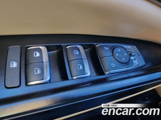 Kia Carnival 2021 — фото 8 из 19