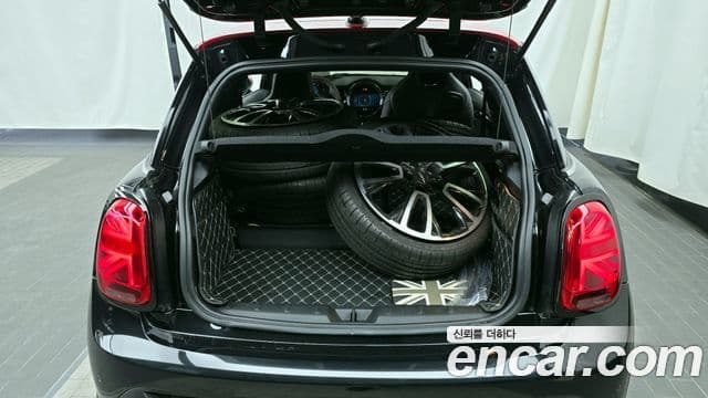 Mini Cooper S 2022 — Фото 20/20