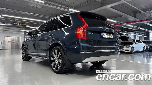 Volvo XC90 2022 — Photo 18/20