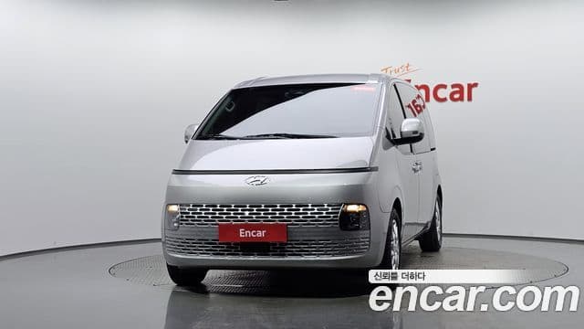 Hyundai Staria 2022 — ფოტო 3/20