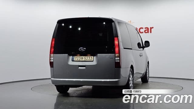 Hyundai Staria 2022 — ფოტო 4/20