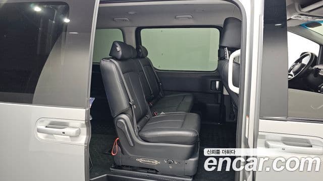 Hyundai Staria 2022 — фото 11 из 20
