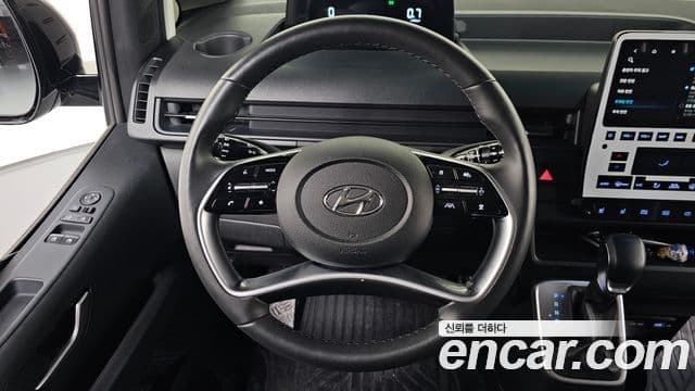 Hyundai Staria 2022 — фото 13 из 20