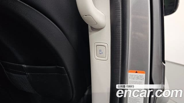 Hyundai Staria 2022 — ფოტო 18/20