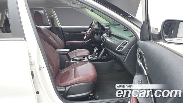 Kia Seltos 2021 — ფოტო 10/20