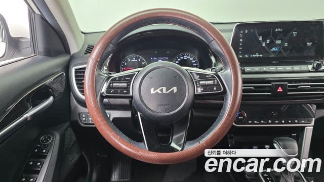 Kia Seltos 2021 — ფოტო 13/20