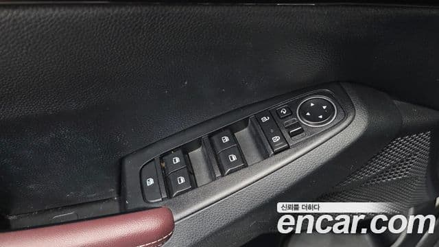 Kia Seltos 2021 — ფოტო 18/20