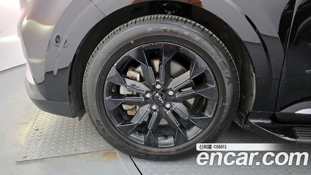 Kia Carnival 2021 — Photo 18/20