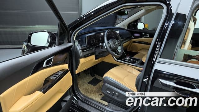 Kia Carnival 2021 — Photo 19/20