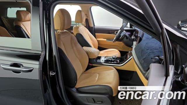 Kia Carnival 2021 — Photo 12/20