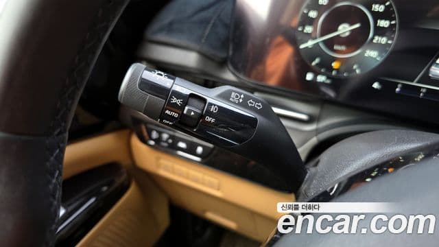 Kia Carnival 2021 — Photo 8/20