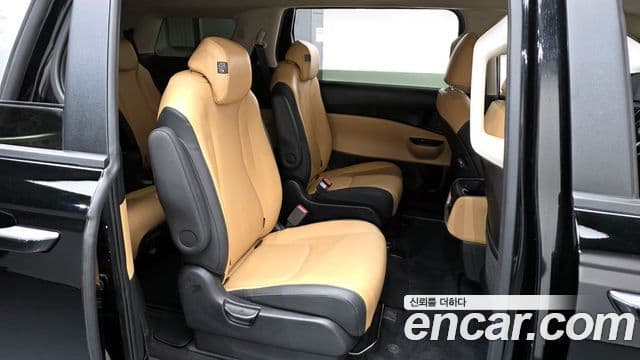 Kia Carnival 2023 — Фото 12/20