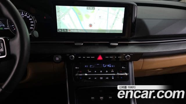 Kia Carnival 2023 — Фото 15/20