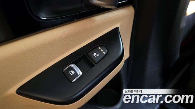 Kia Carnival 2023 — Фото 19/20