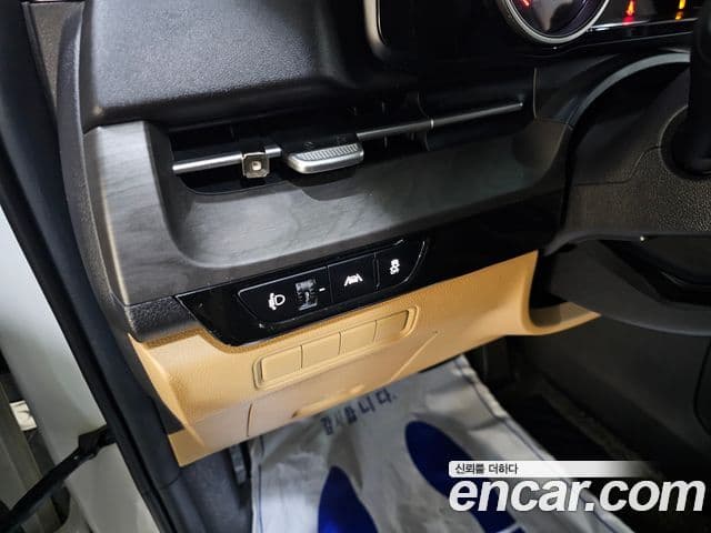 Kia Carnival 2021 — Фото 16/20