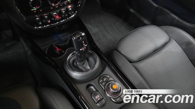 Mini Cooper Clubman 2020 — ფოტო 9/20