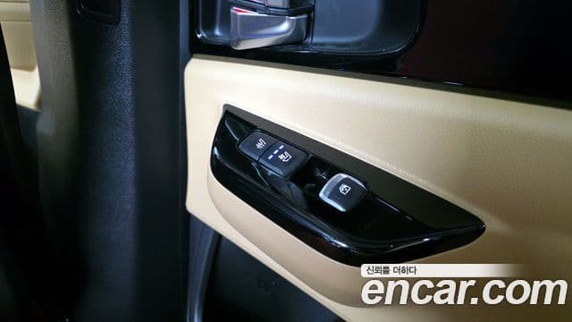 Kia Carnival 2022 — Фото 19/20