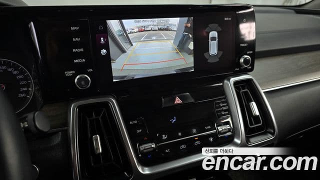 Kia Sorento 2021 — ფოტო 15/20