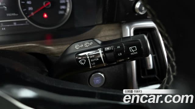 Kia Sorento 2021 — ფოტო 17/20